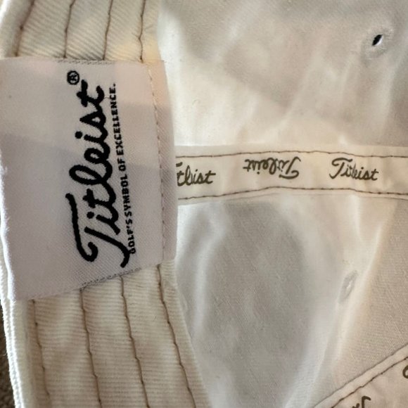 Titleist Golf Cap White Adjustable Strap Gold Embroidery Unisex One Size - Picture 10 of 10